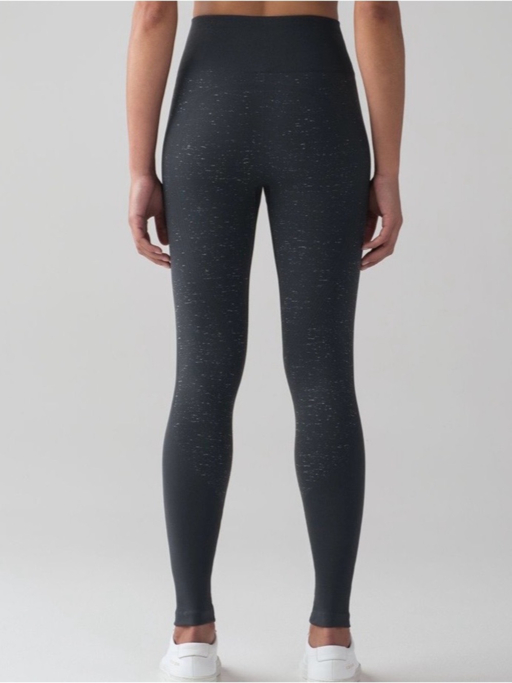 lululemon athletica free to flow 7/8 tight in blue tied/white - Picture 2 of 8